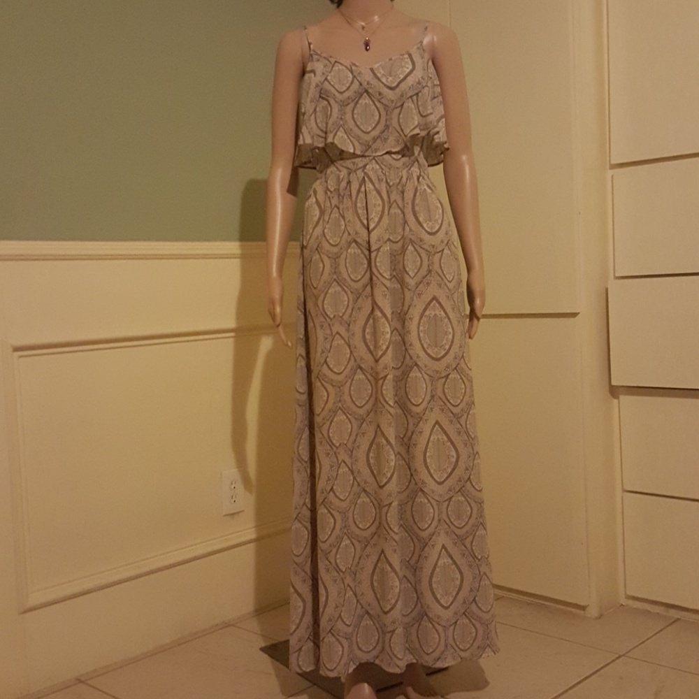 Beautiful Dress, love 21 💕💕💕
